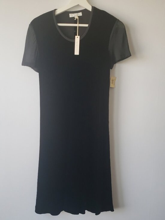 Other - Parallel Girls black short sleeve velve shodress size 8